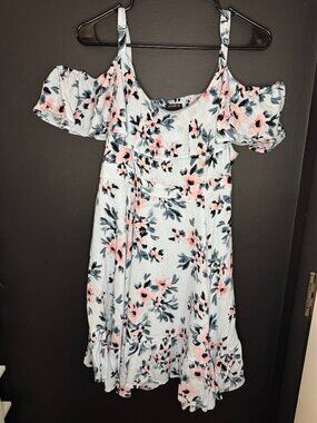 Torrid, Floral Dress with POCKETS, Size 2